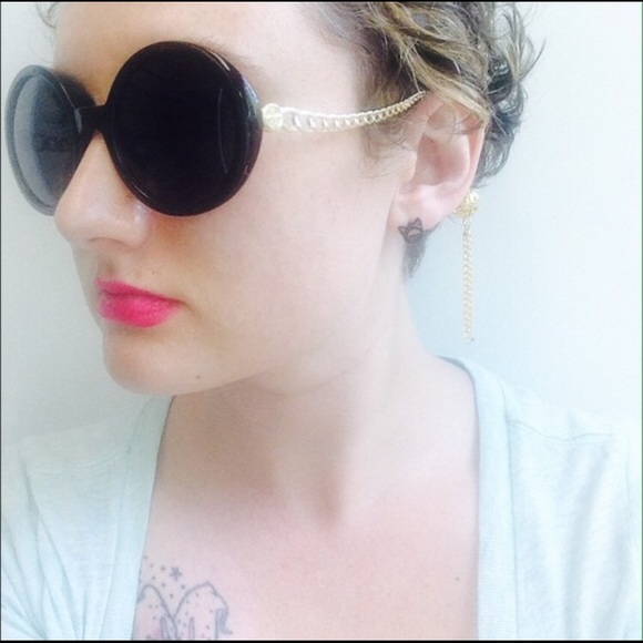 Sunglasses With Detachable Tassels! - Picture 1 of 5